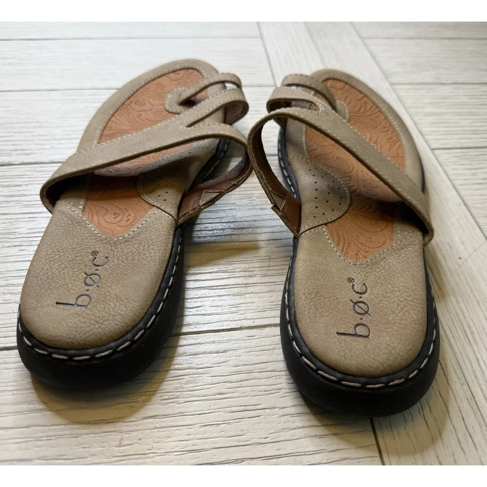 B.O.C. Women NWOT Sz 6 M Beige Nude Neutral Sandals BC 8C003022 Toe Loop Flat
